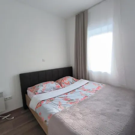 Daire Kupres, Centar, *