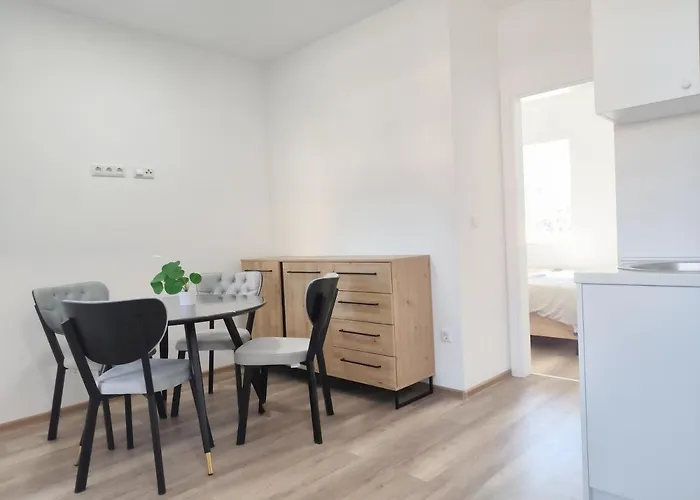 Kupres, Centar, * クープレス